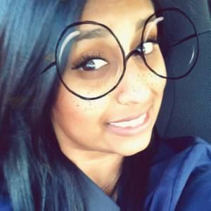 Meet your Posher, Riya